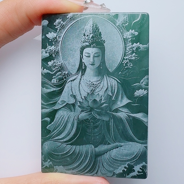 翡翠未镶嵌颈饰多样性发其一