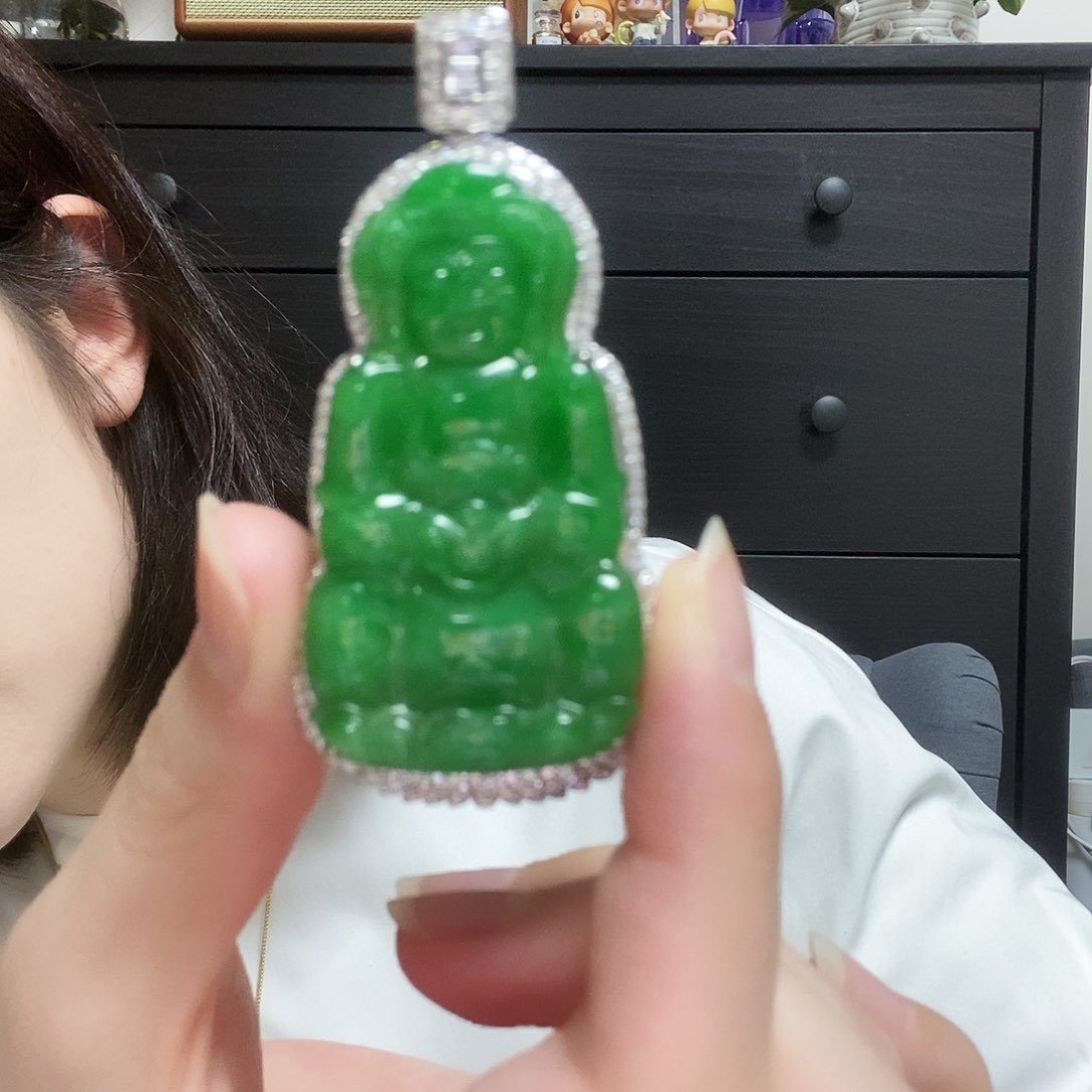 翡翠颈饰18K金镶嵌观音