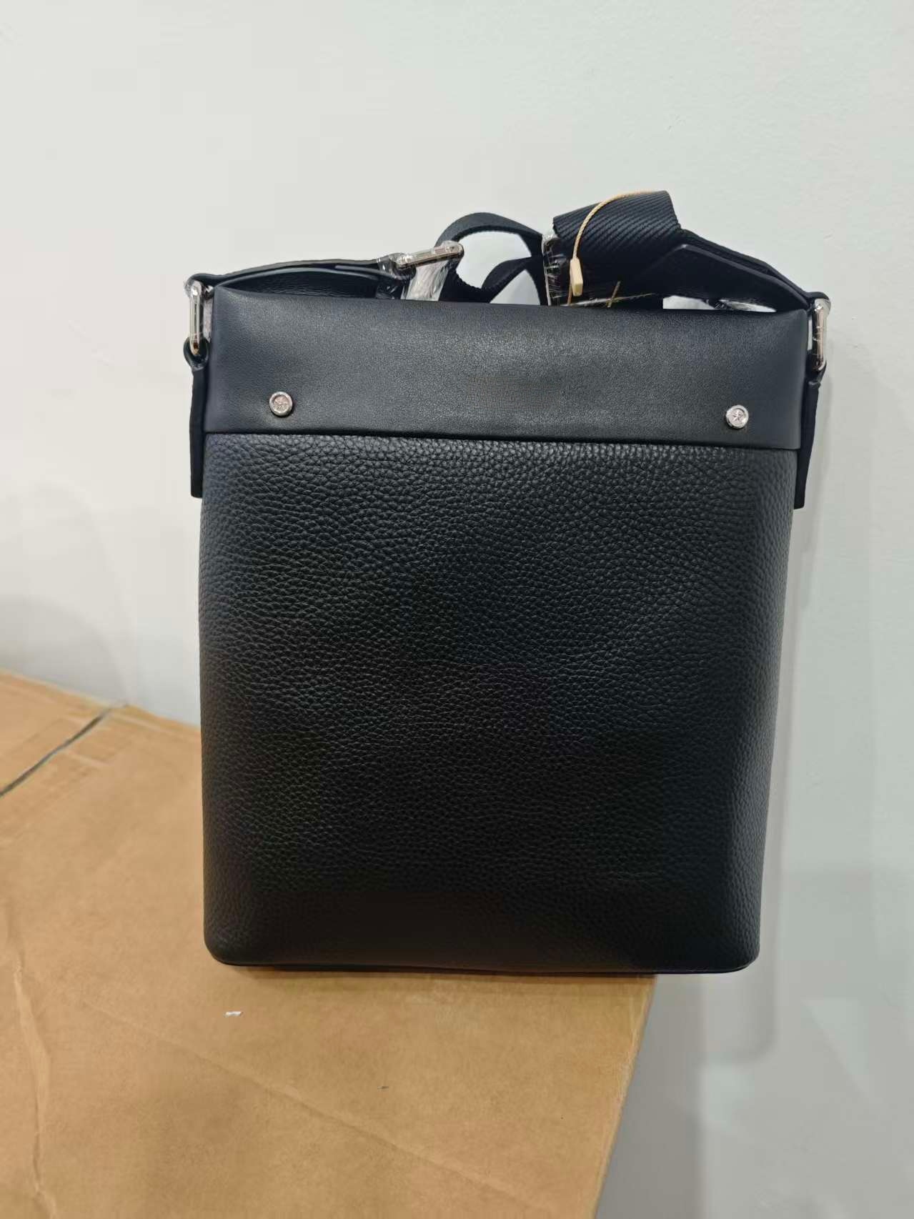 1080号【强子专属链接】男士简约斜挎包H5222158B