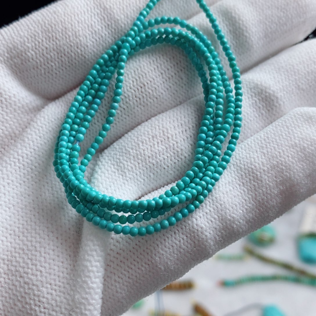 绿松石未镶嵌颈饰