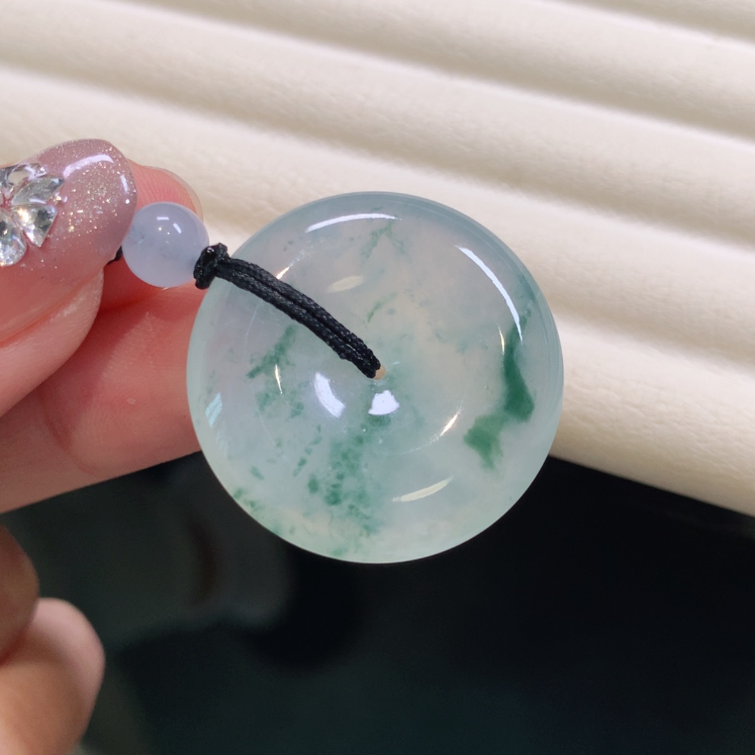 翡翠颈饰未镶嵌扣子