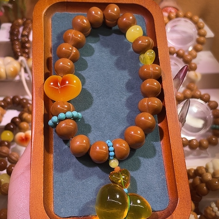 清***流猴头核桃吊坠大屁桃葫芦爱心绿