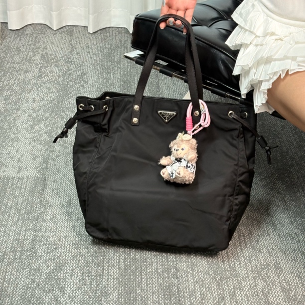 95新 Prada/普拉达 黑银降落伞单肩托特包 kl