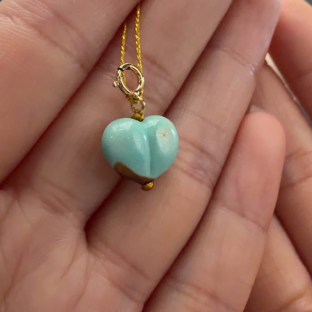 绿松石未镶嵌颈饰