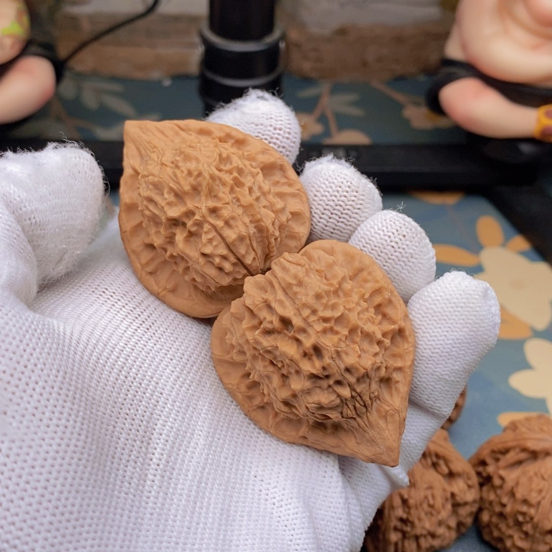 文玩核桃吊坠温**酒文玩核桃