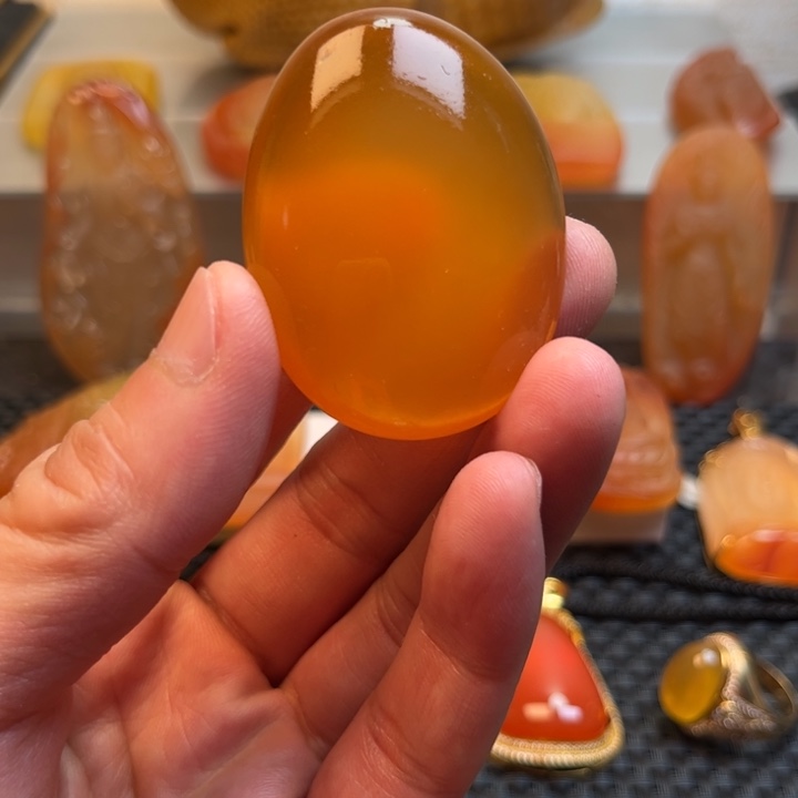 石英质玉颈饰未镶嵌笙*