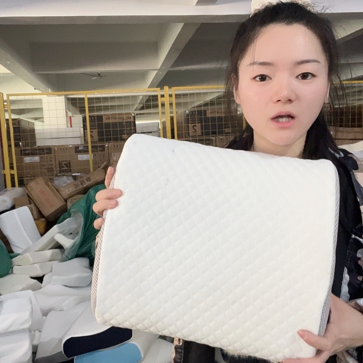 腰靠。    138号啦啦啦啦