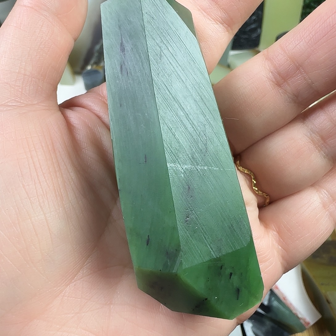 党***族和田玉未镶嵌颈饰