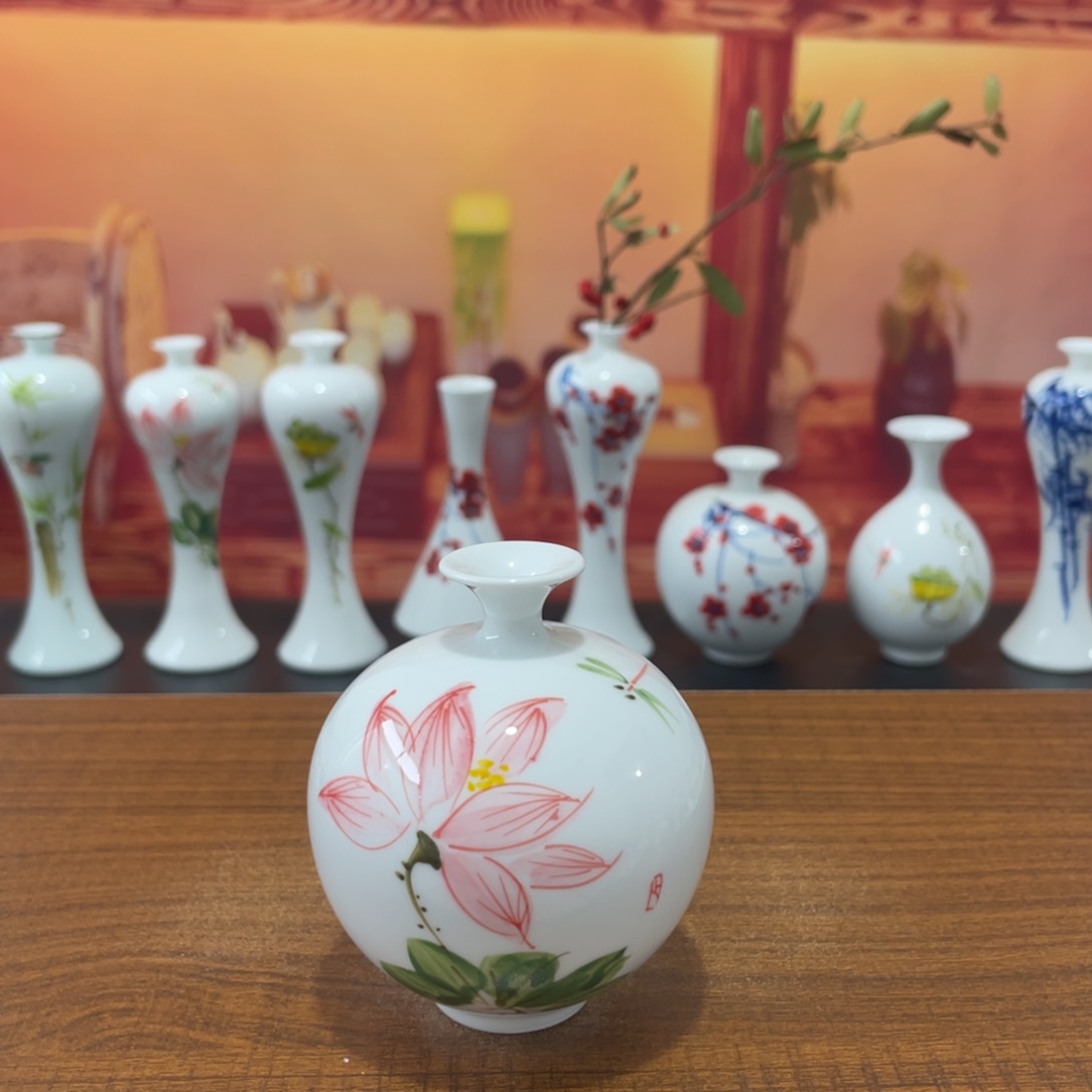 陶瓷景德镇小花瓶等着你