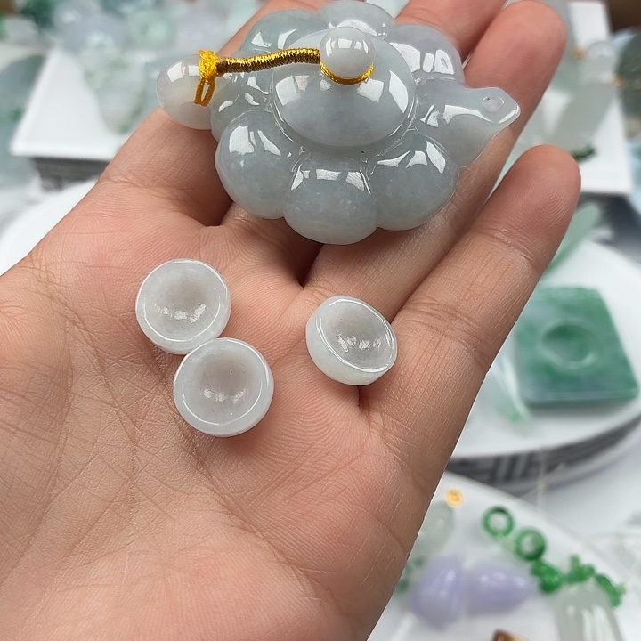 翡翠未镶嵌颈饰纯A