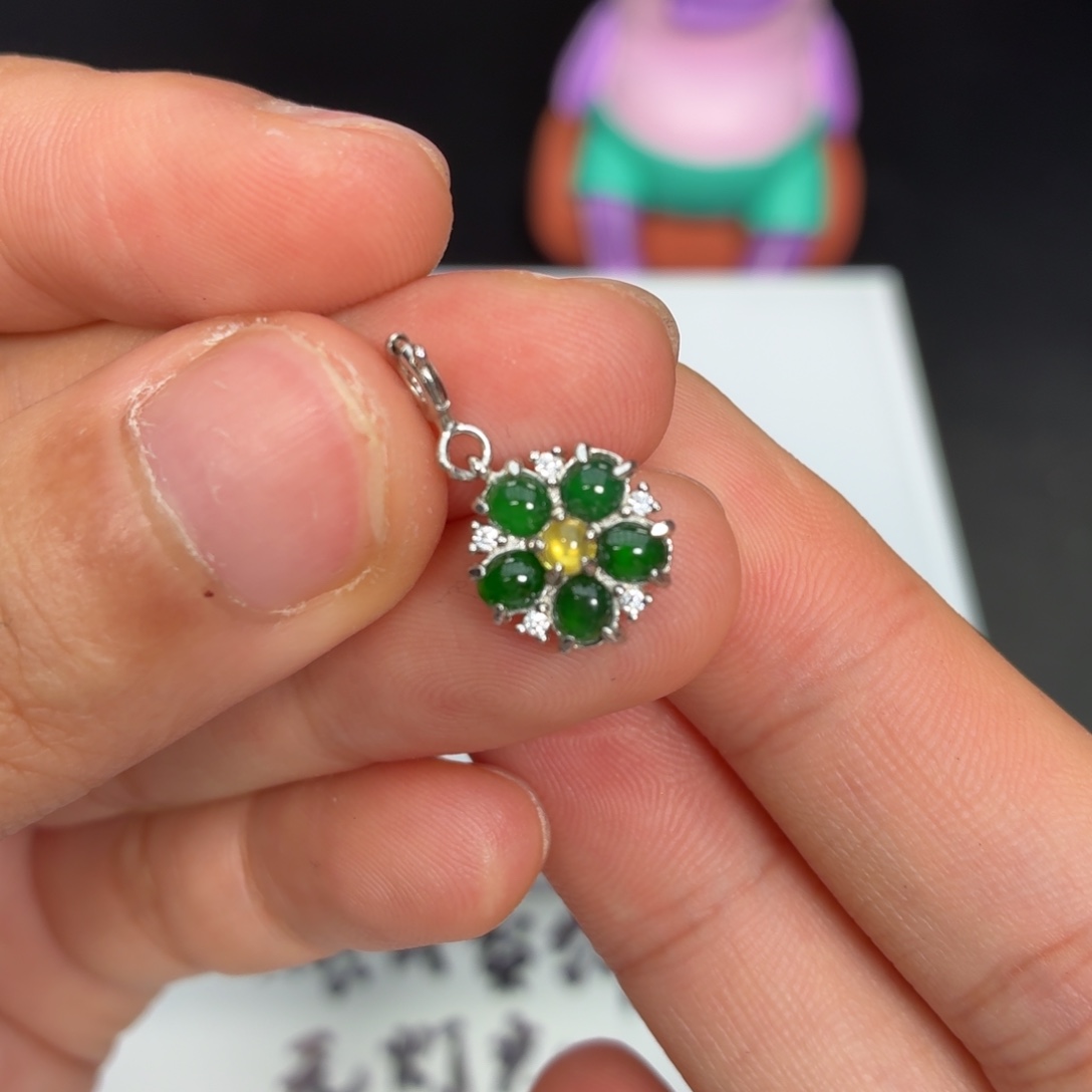 翡翠银S925镶嵌颈饰花花