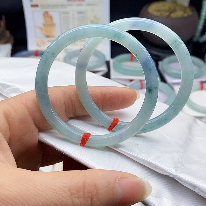 翡翠手镯未镶嵌缅甸天然翡翠A货53