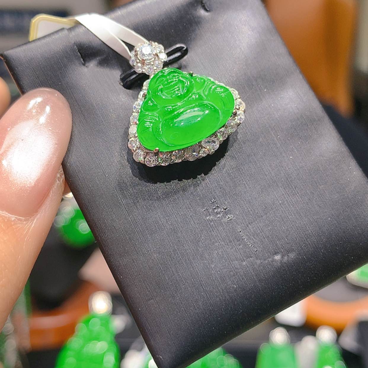 【闪购商品】翡翠未镶嵌颈饰1柒姐