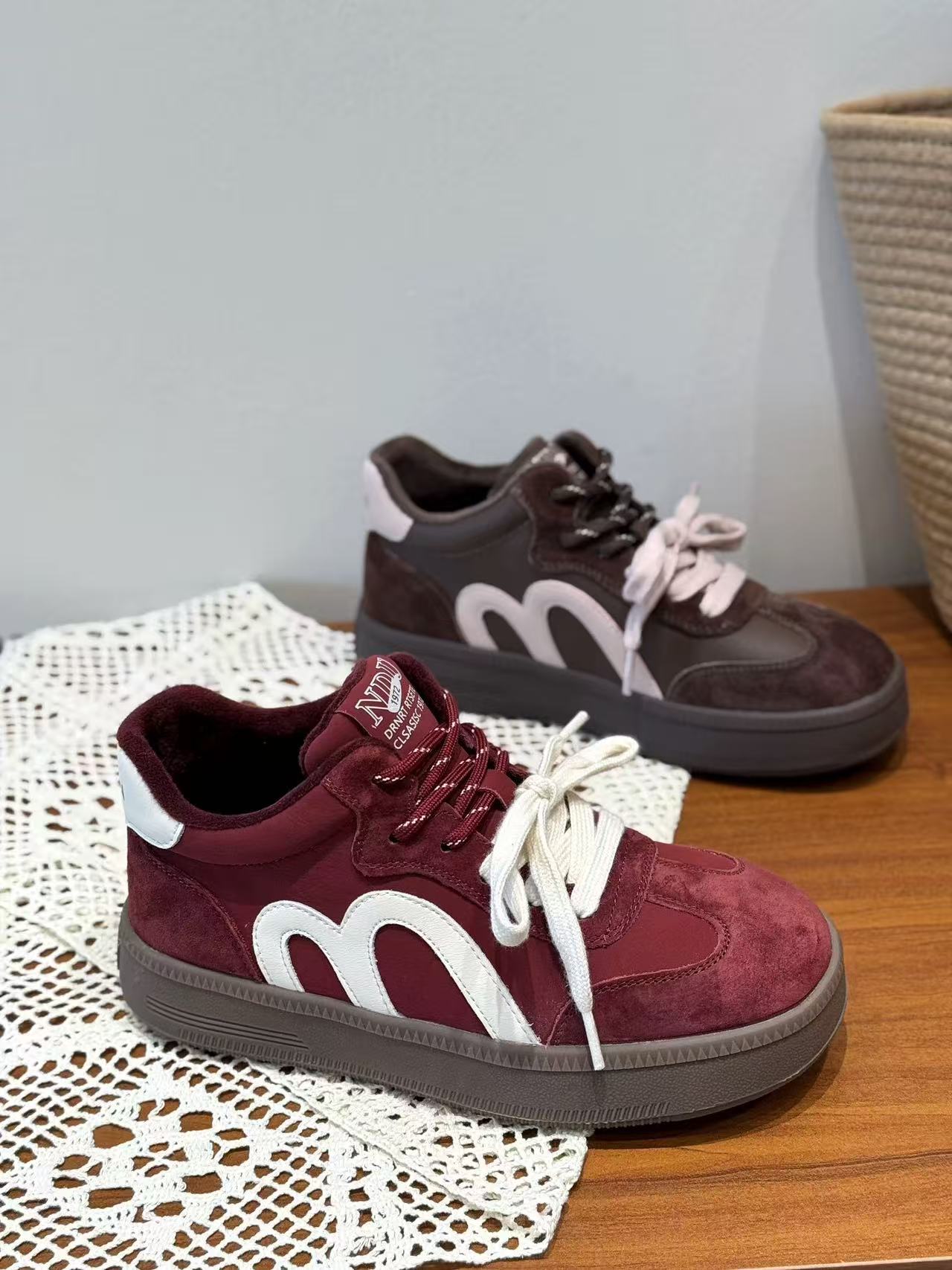 2025冬季新款运动复古板鞋休闲显脚小高帮鞋厚底加绒德训鞋5861