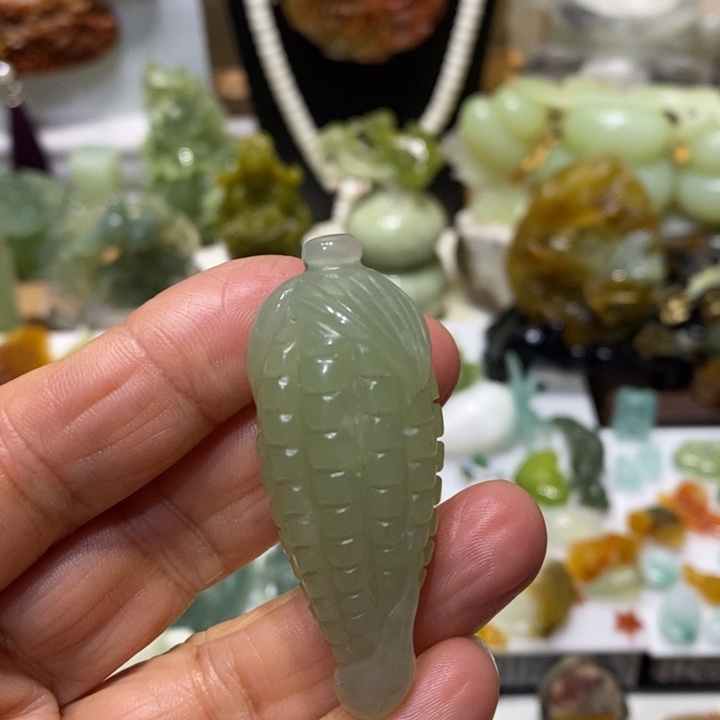 透闪石-蛇纹石玉未镶嵌挂坠