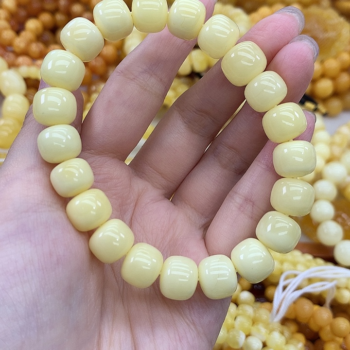 蜜蜡未镶嵌珠宝奇石