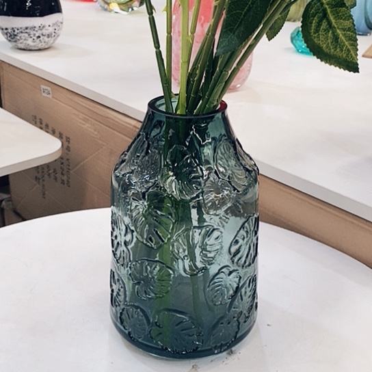 琉璃花瓶高22厘米口径5厘米