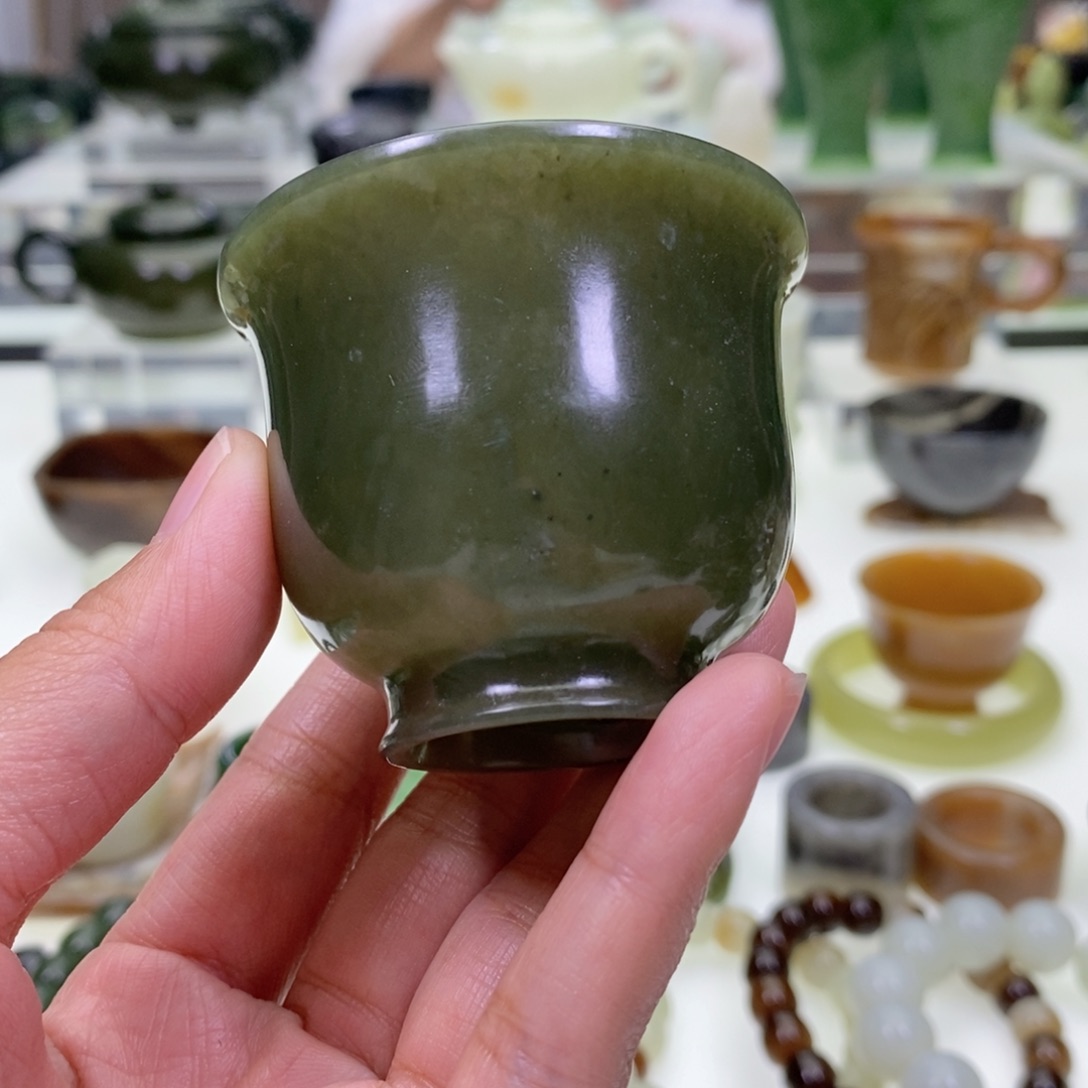 和田玉杯子未镶嵌