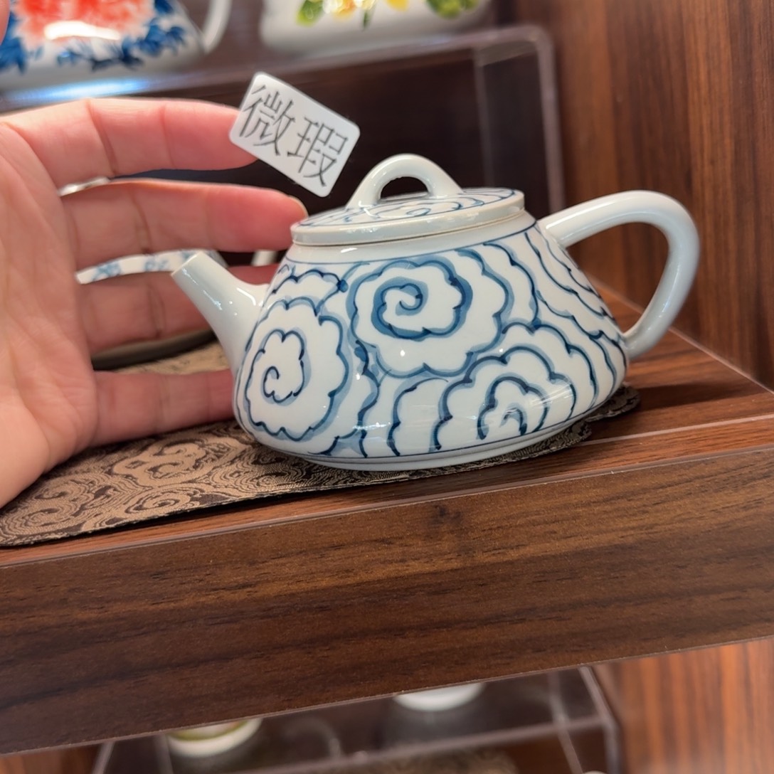 釉下手绘茶具微瑕