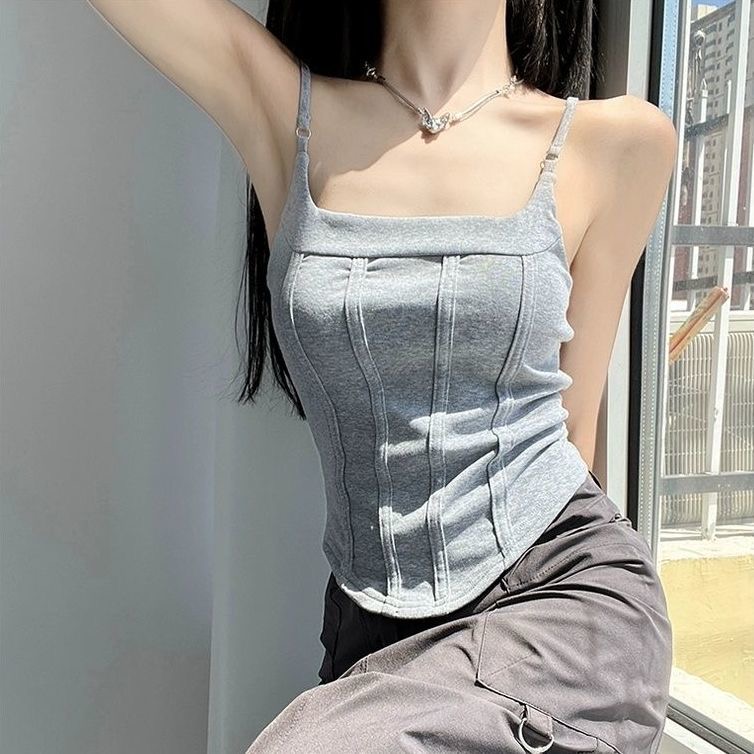 吊带显瘦牛仔辣妹短款性感夏季小众设计感气质时尚复古外穿法式