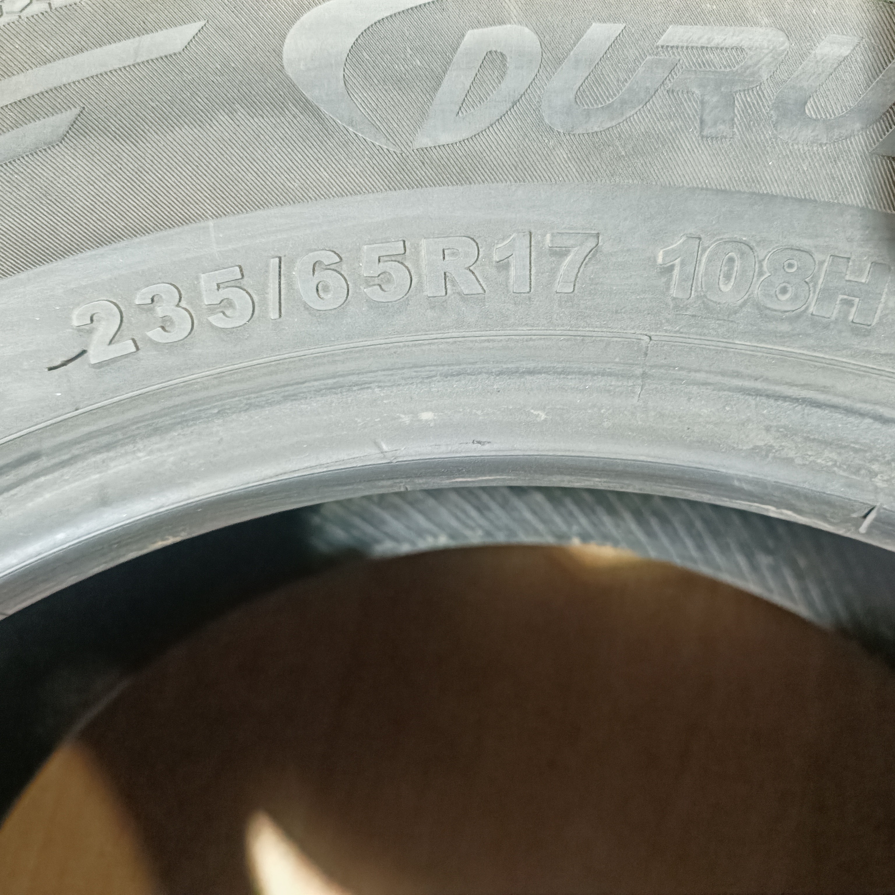 盾轮轮胎235/65/17