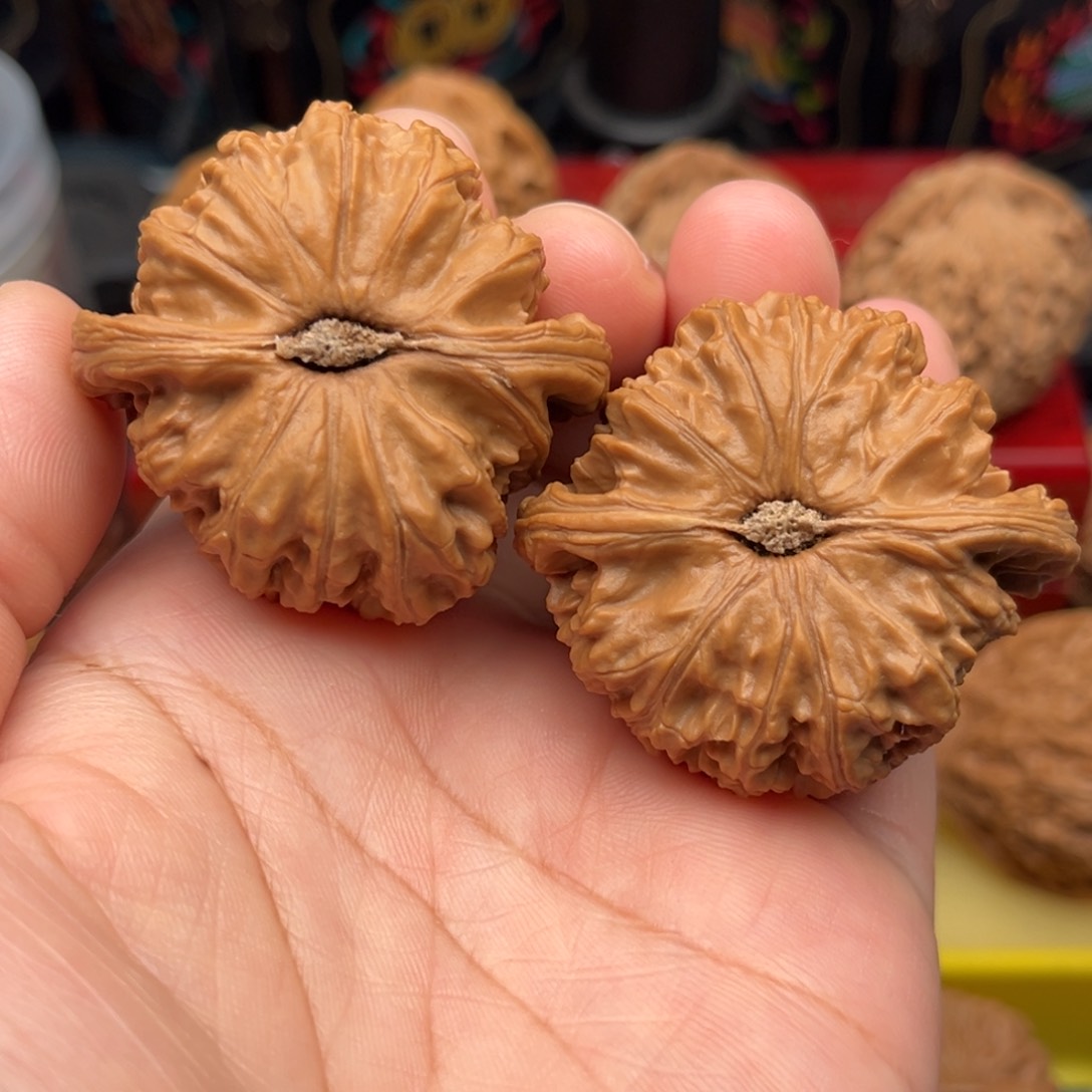 【闪购商品】伍*柒文玩核桃手把件42球白