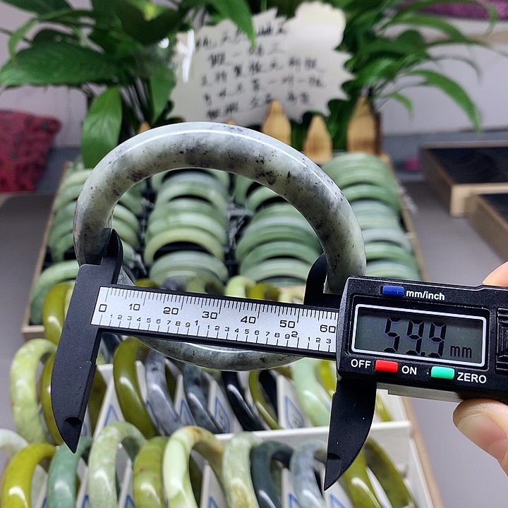 未镶嵌蛇纹石玉手镯28