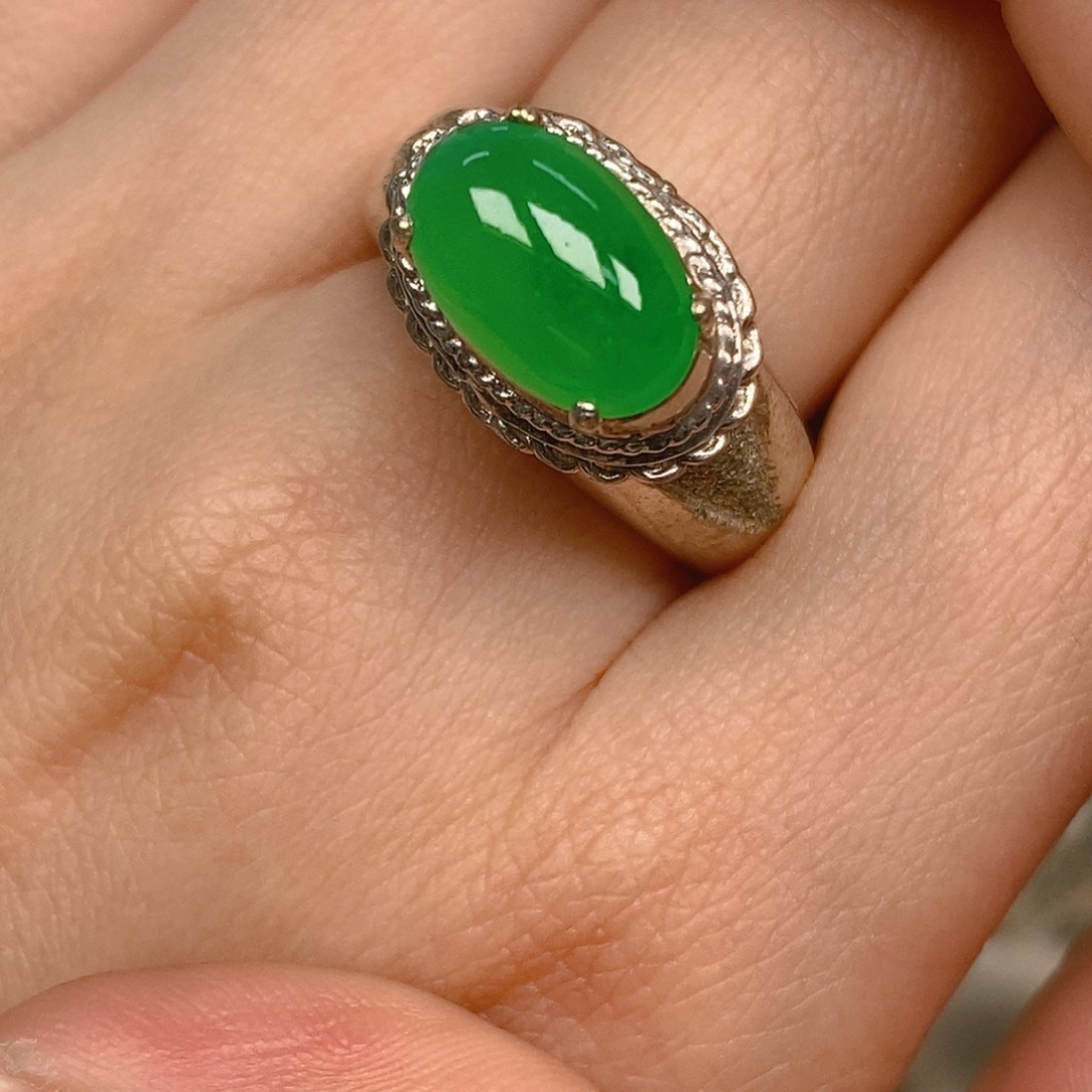 翡翠戒指未镶嵌翡翠