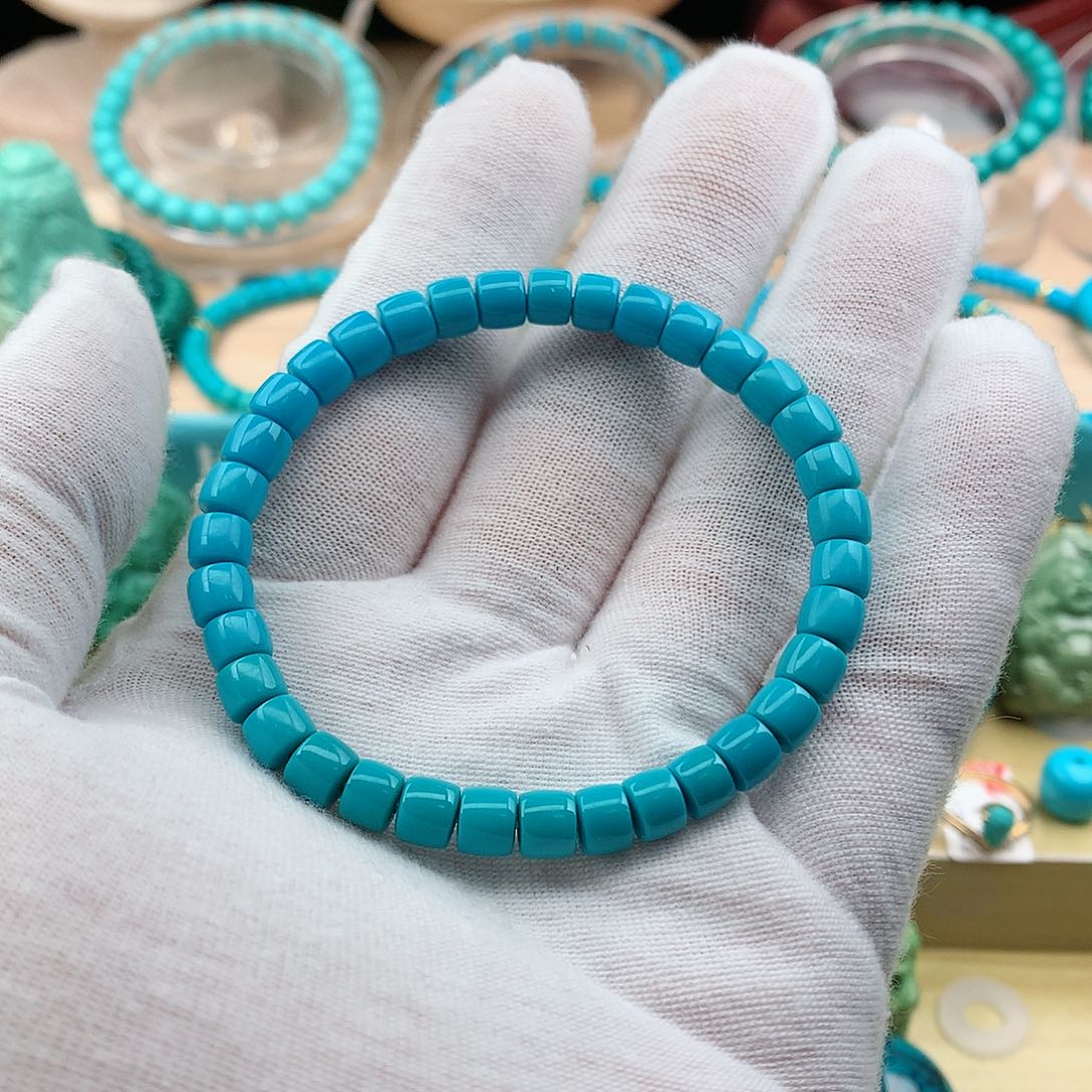 绿松石颈饰未镶嵌