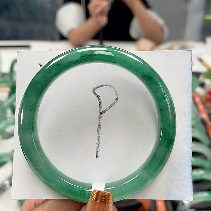 石英质玉手镯未镶嵌