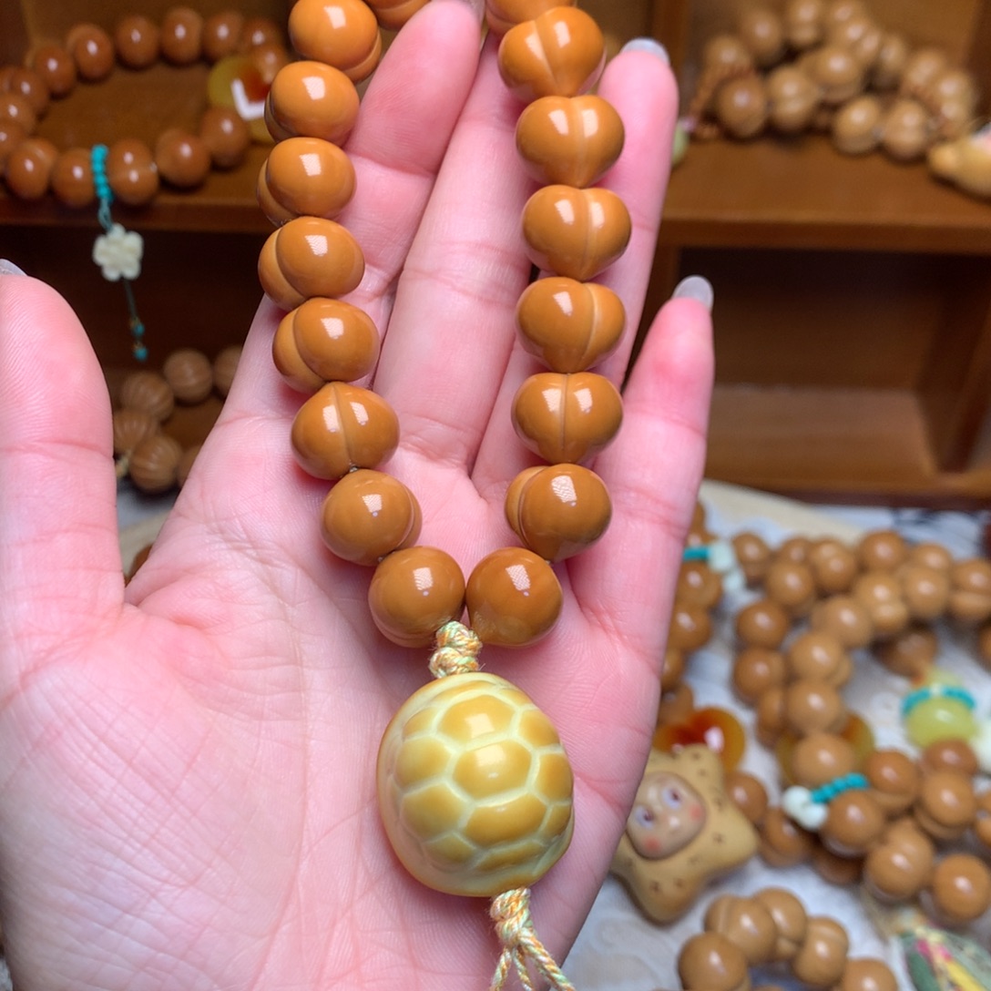 把件猴头核桃14玻璃底屁桃手持富甲