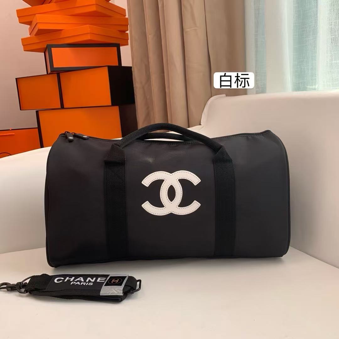 香奈儿【K163】 黑色N系列礼赠香奈儿刷包大号时尚便携式化妆包