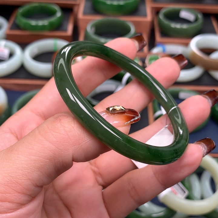 和田玉（碧玉）手镯未镶嵌