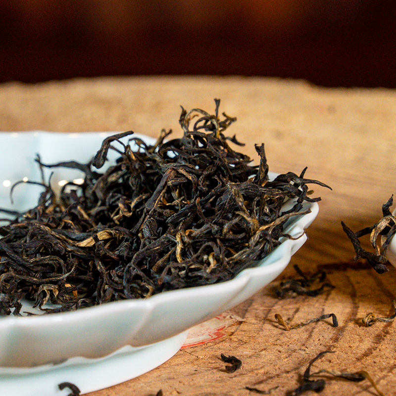 洞口本土古楼制作的红茶