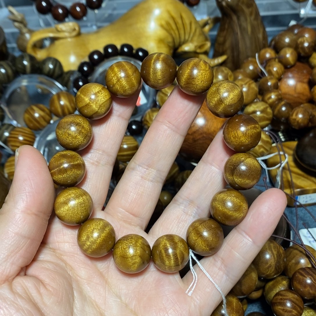 金丝楠木雕工艺品15