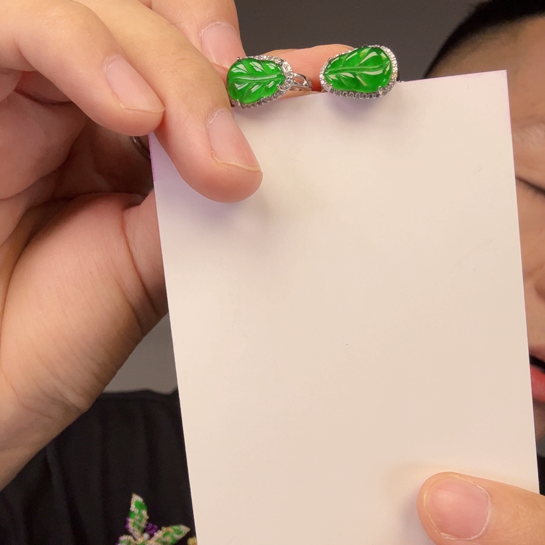 未镶嵌挂件翡翠一对