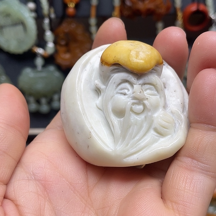 未镶嵌蛇纹石玉颈饰《****佛