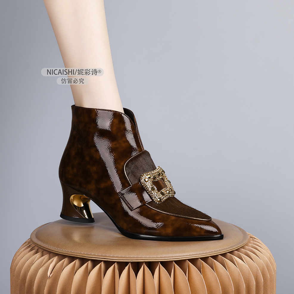 2025年新款欧美质感高级感洋气棕色小短靴女拼接简约通勤尖头0301