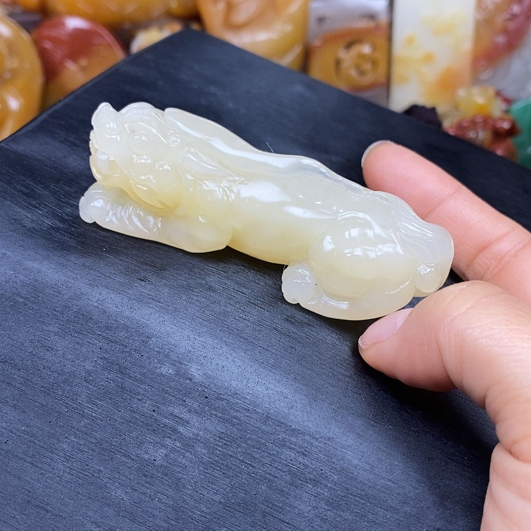 石英质玉（黄龙玉）颈饰未镶嵌