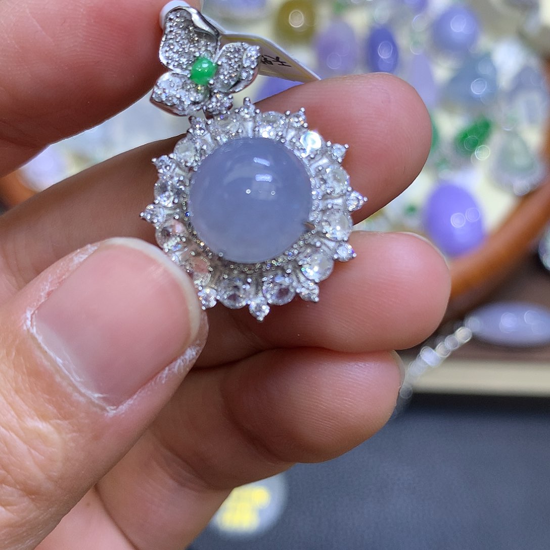 翡翠颈饰银S925镶嵌翡翠吊坠