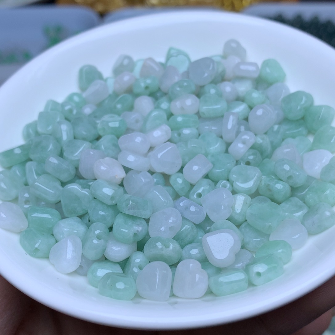 【闪购商品】翡翠手链未镶嵌卡7.6通孔爱心100个微瑕