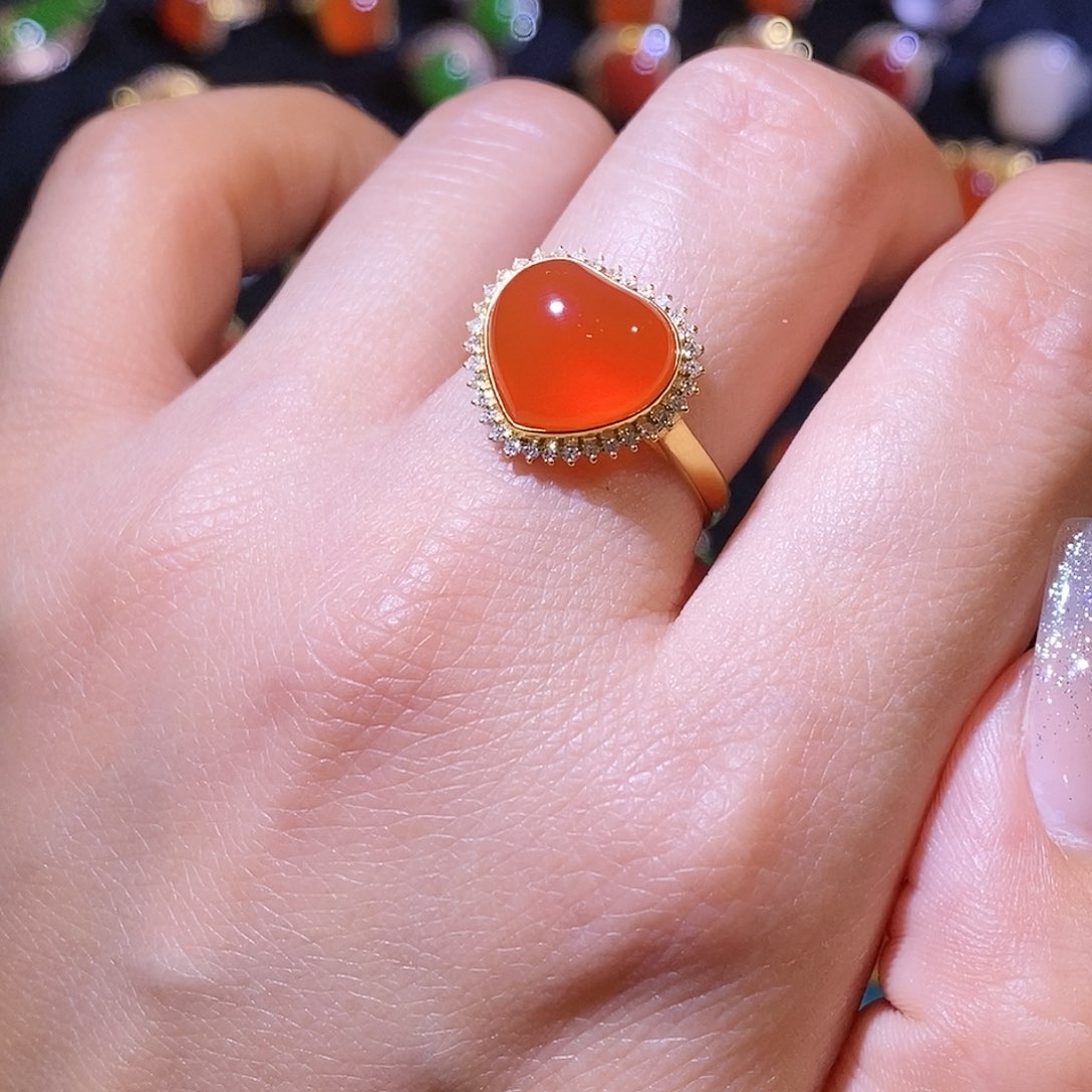 南红玛瑙戒指18K金镶嵌