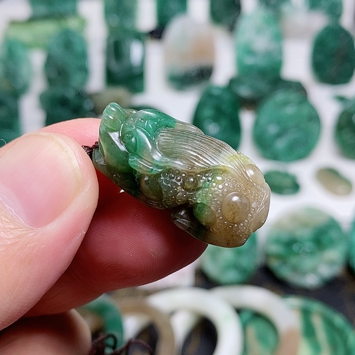 未镶嵌独山玉颈饰