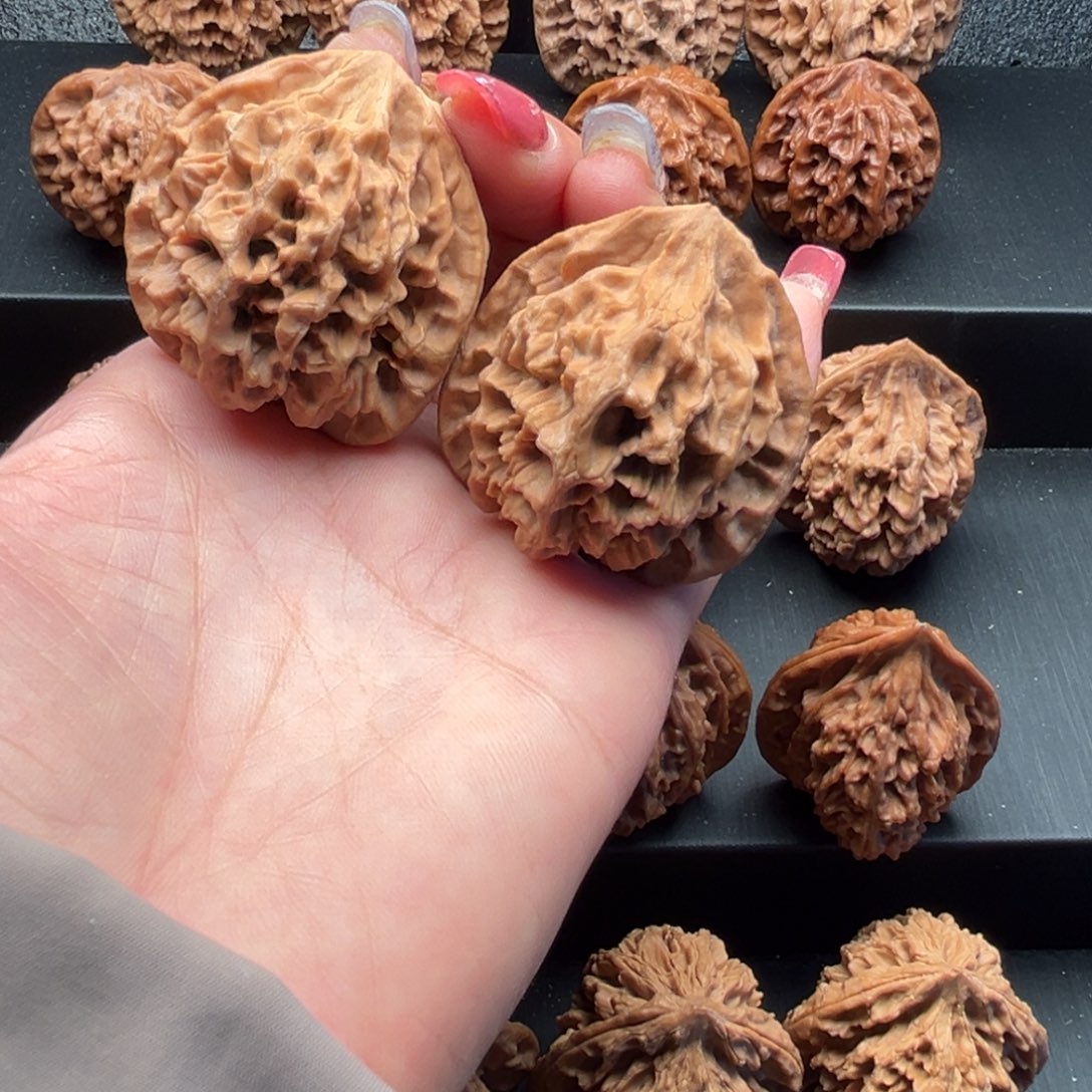 骄***阳把件文玩核桃大花