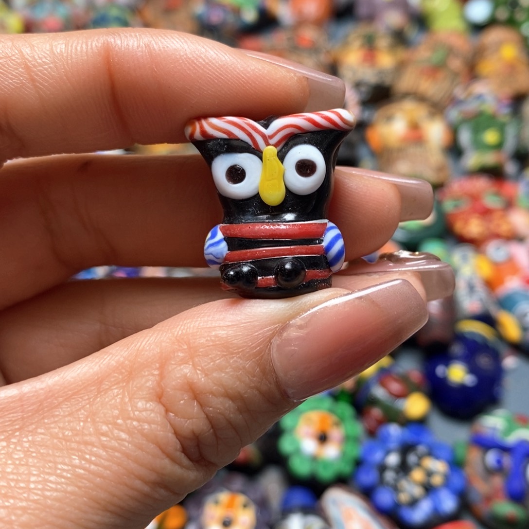 琉璃颈饰印度尼西亚猫头鹰