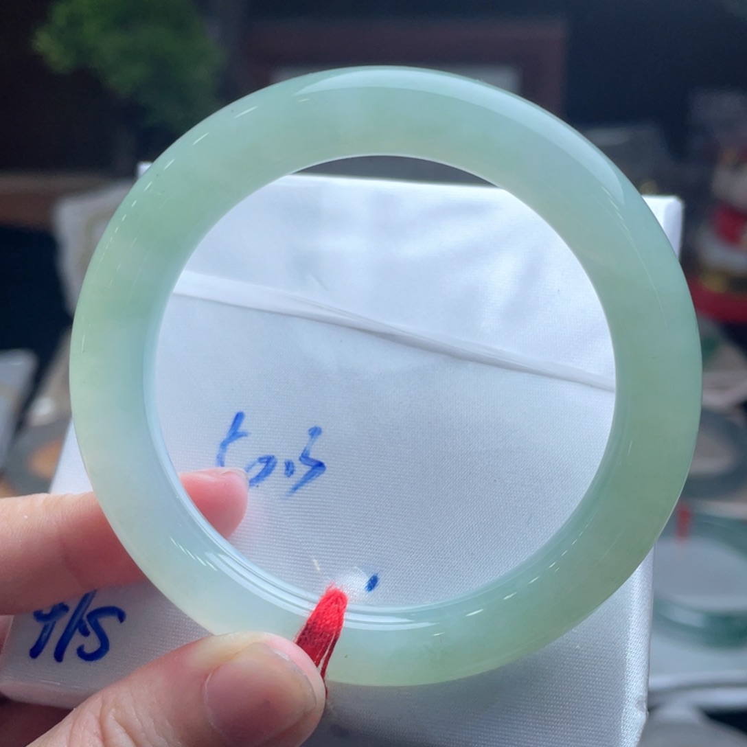 翡翠手镯未镶嵌50.4甜胶绿
