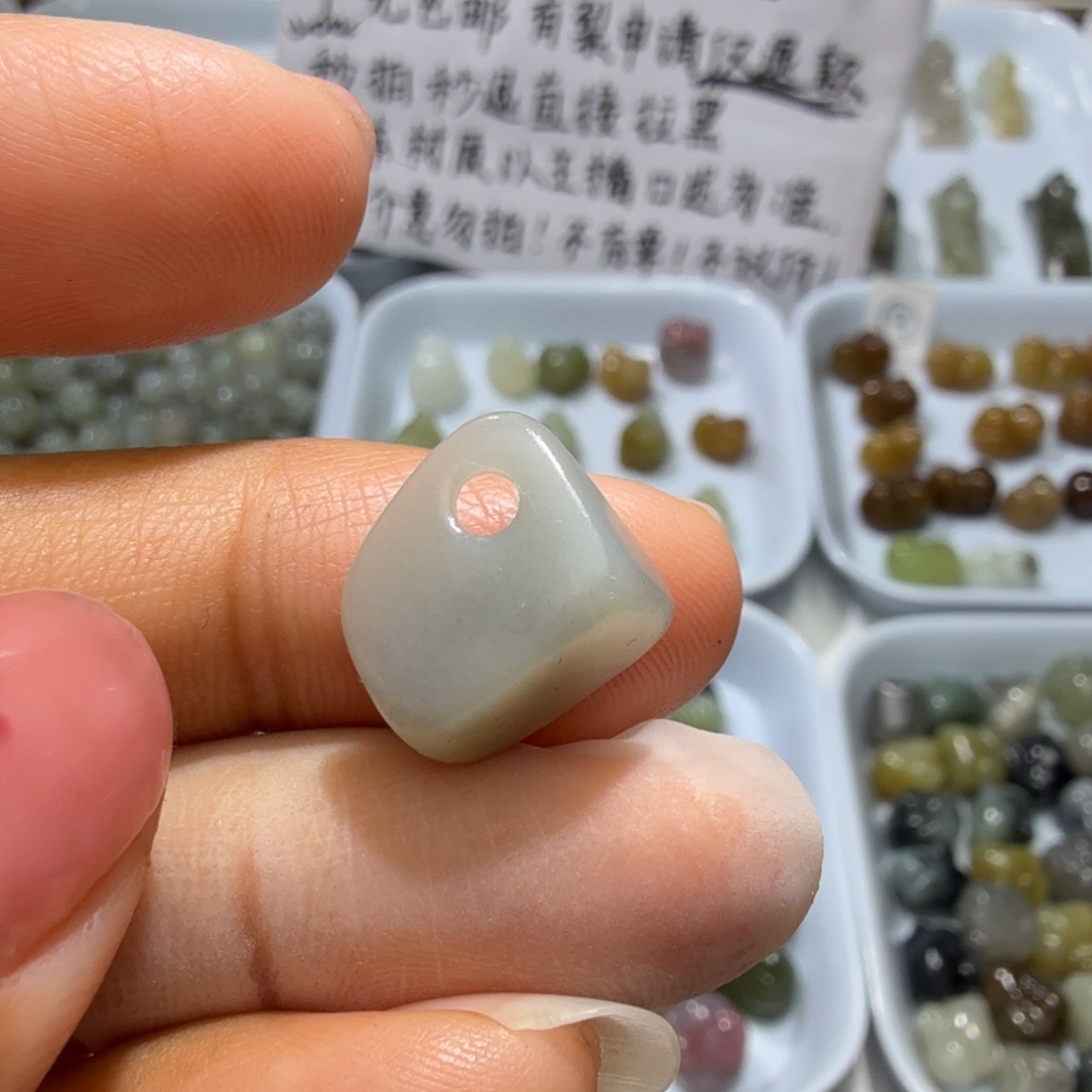 和田玉未镶嵌珠宝奇石