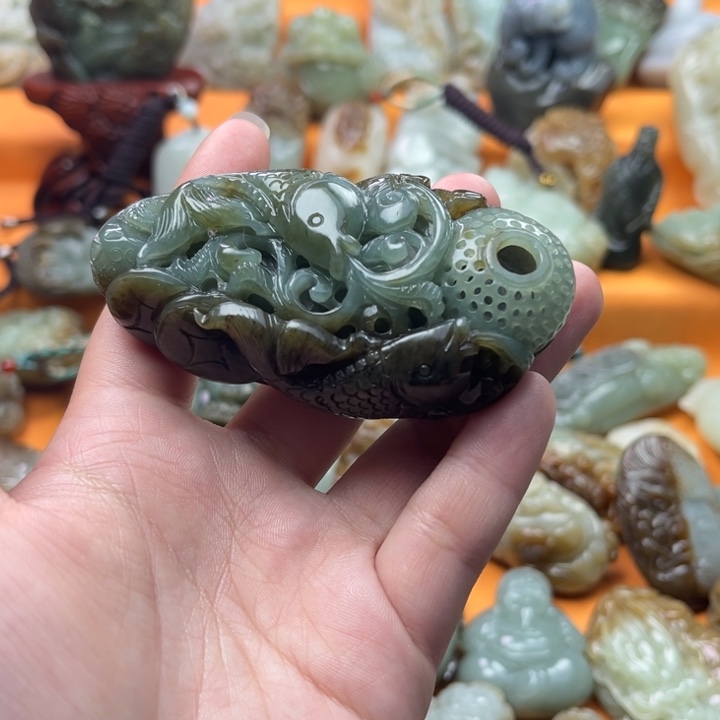 和田玉（糖玉）颈饰未镶嵌