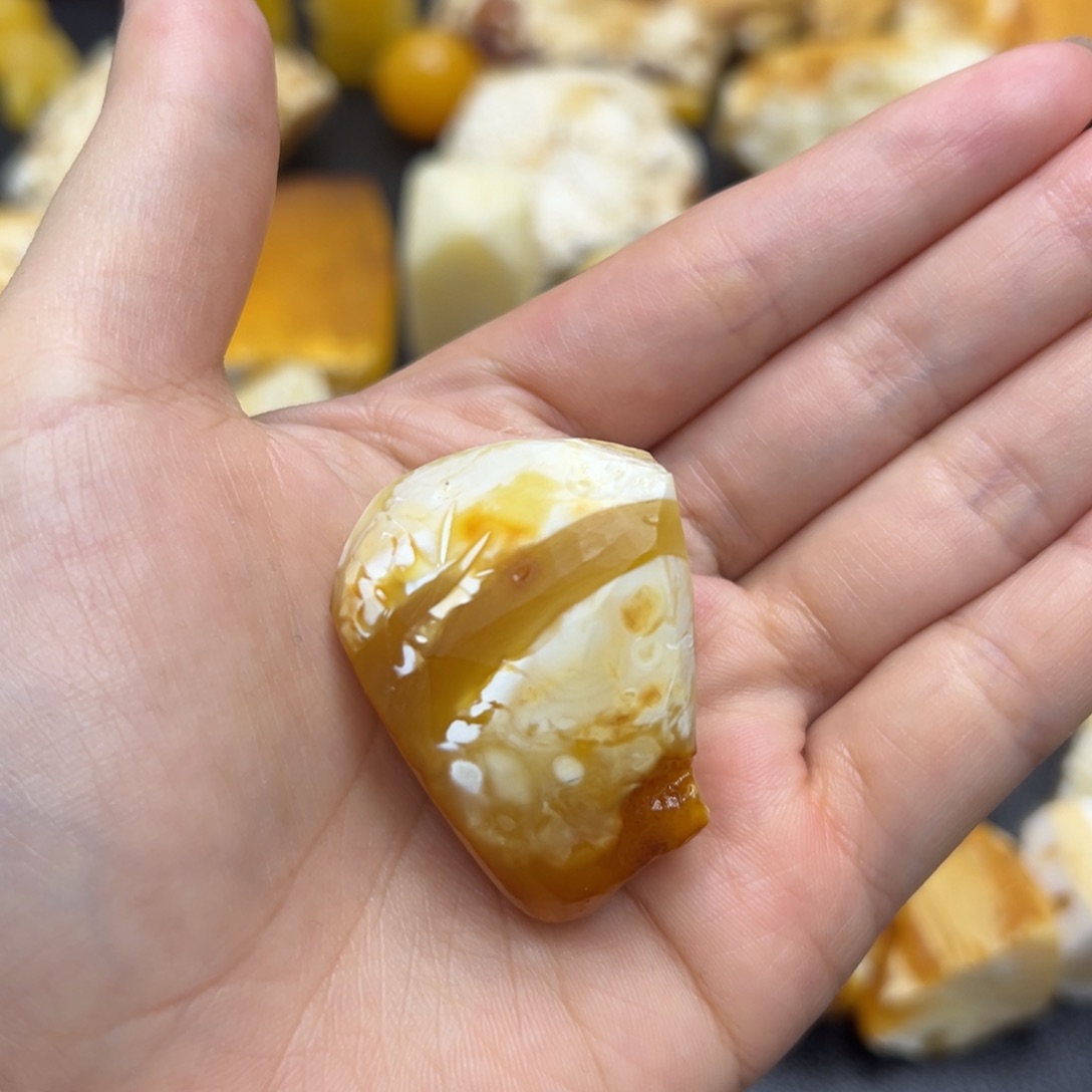 定制琥珀未镶嵌蜜蜡