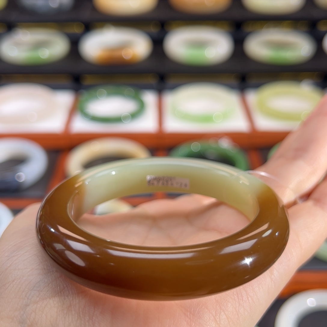 和田玉（糖玉）未镶嵌手镯枣红糖